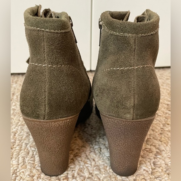 MIA Brisk Olive Suede Wedge Bootie 10M, Rubber sole. Comfortable casual bootie! - Picture 5 of 9